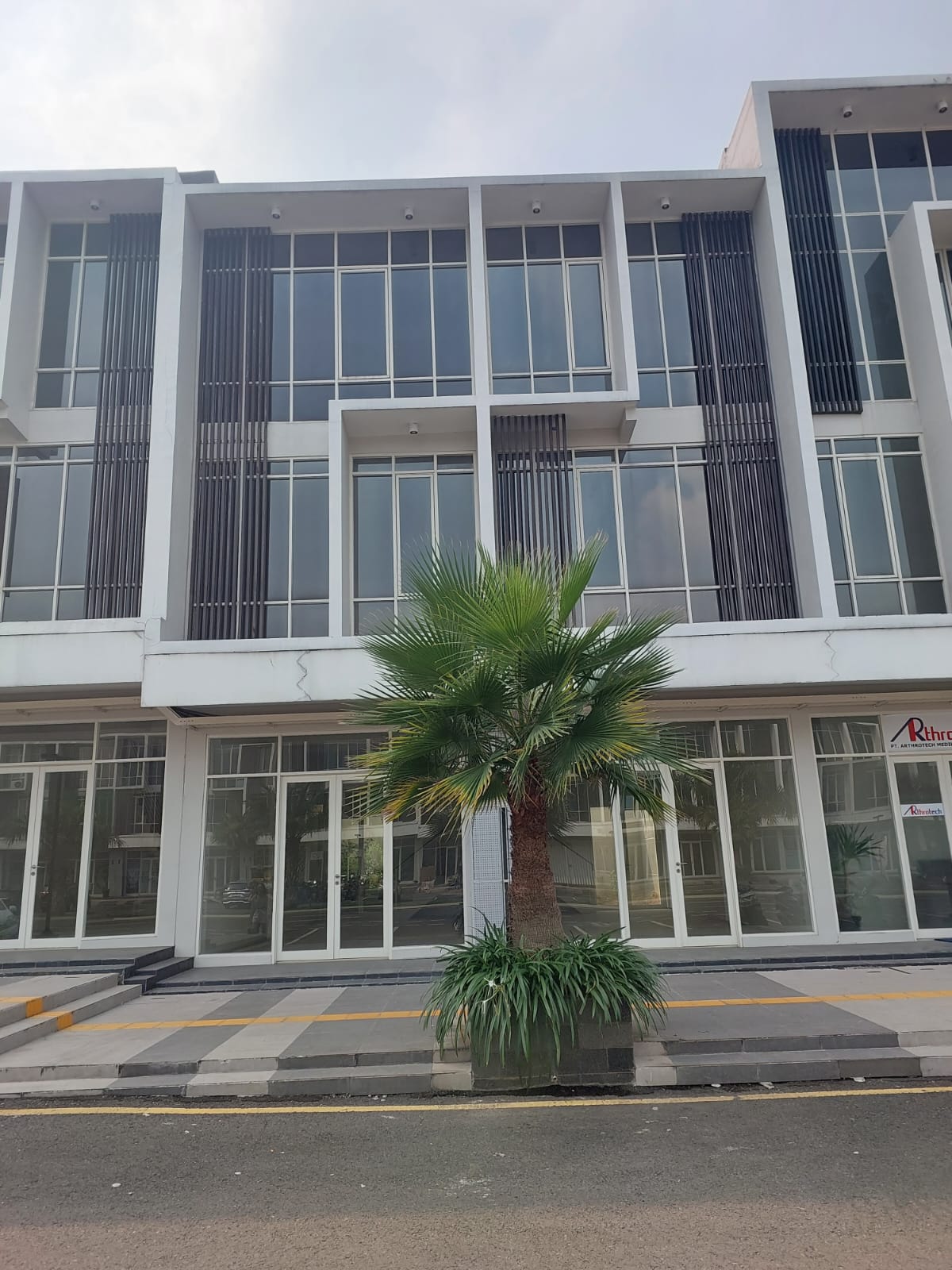 Dijual Ruko Baru Gress Northwest Boulevard Citraland Surabaya Utara - Image 1