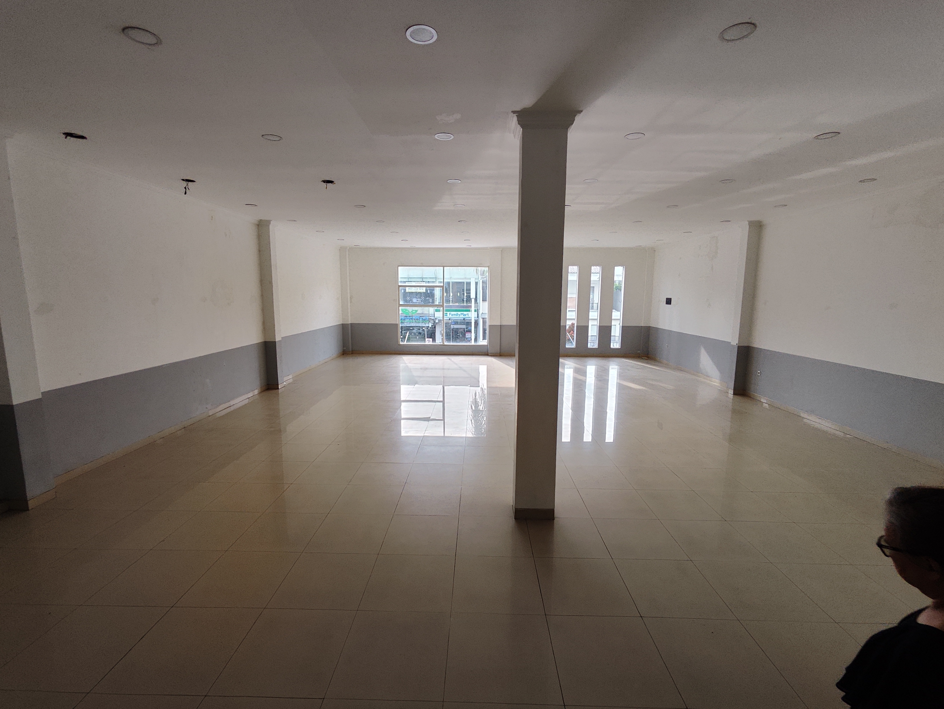 Disewakan Ruko Strategis di Gwalk Citraland, Surabaya Barat - Thumbnail 2