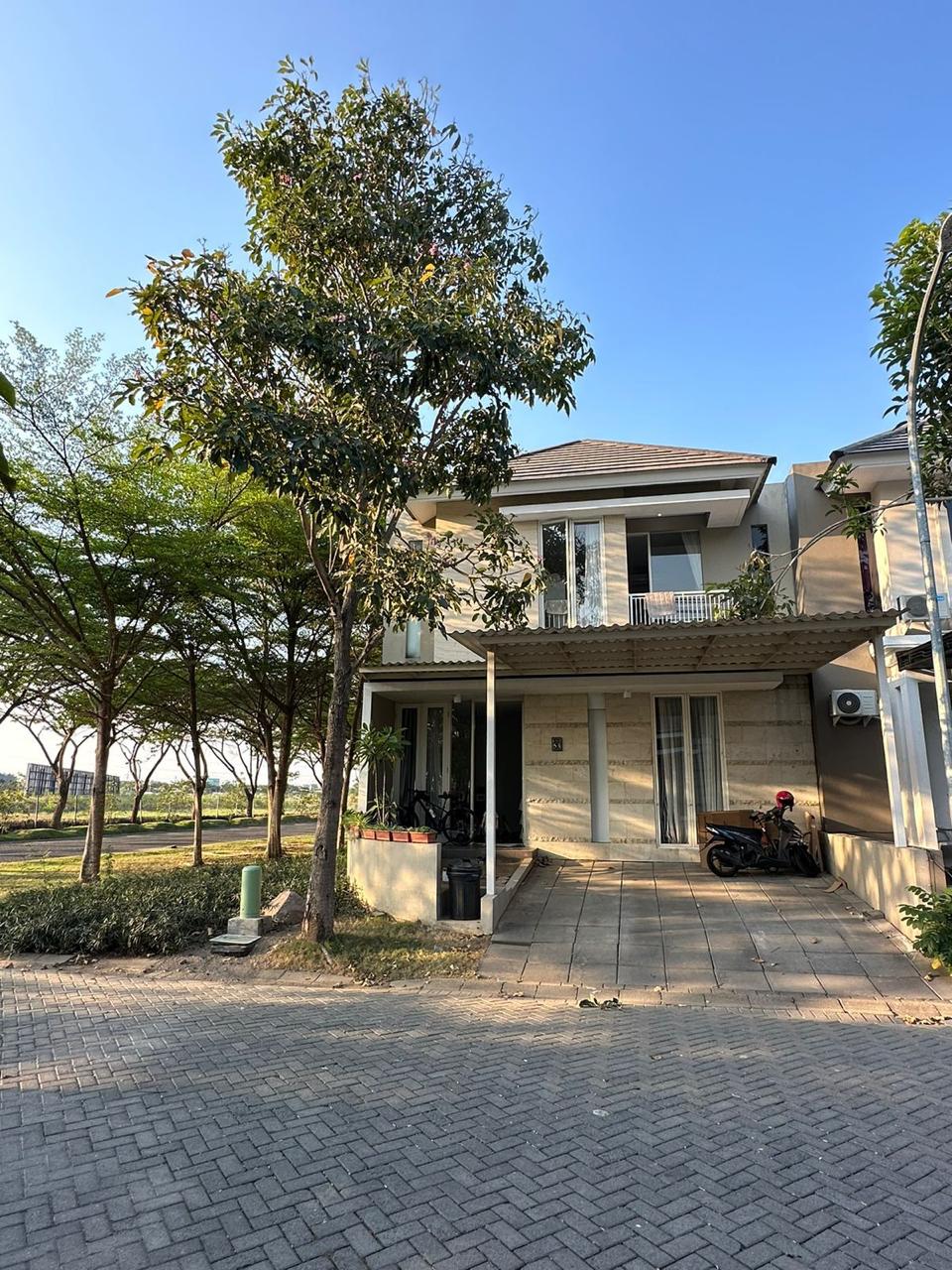 Dijual Rumah Siap Huni Greenlake Wiyung Surabaya Barat - Image 1