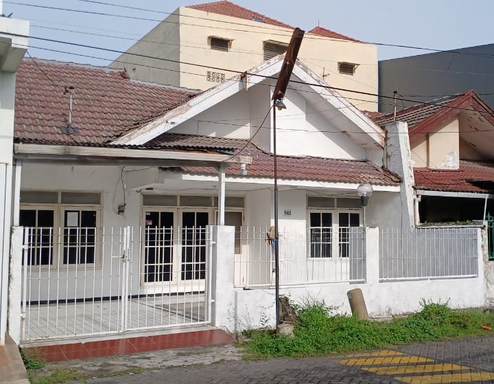 Disewakan Rumah Strategis di Babatan Mukti Surabaya Barat - Image 1