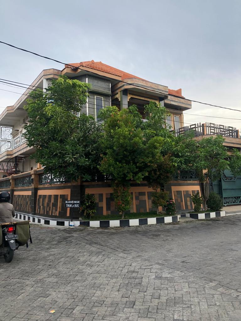 Dijual Rumah Hook Mewah di Pondok Maritim Indah Surabaya Barat - Image 1