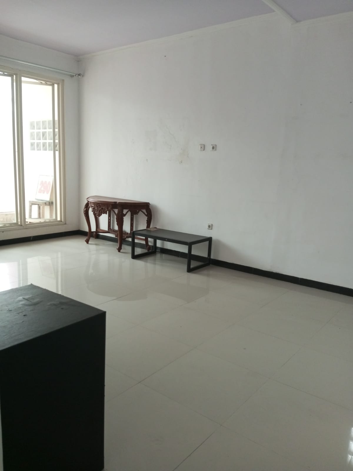 Disewakan Ruko Strategis di Raya Lontar Surabaya Barat Lokasi Ramai - Thumbnail 2