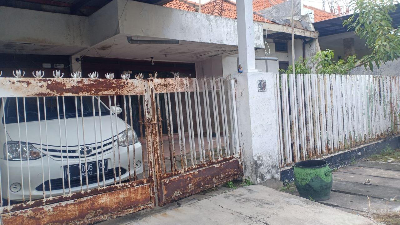 Dijual Rumah Ideal dan Nyaman di Barata Jaya Surabaya Timur - Image 1