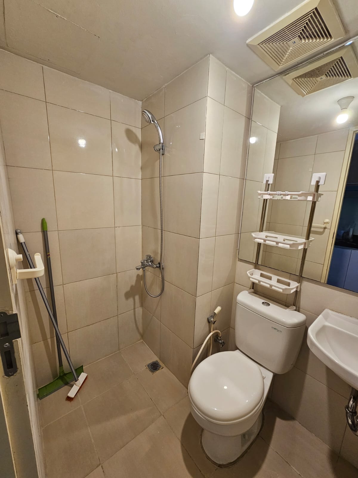 Dijual Apartement Hunian Elegan Dengan View Taman di Tanglin Surabaya Barat - Thumbnail 3