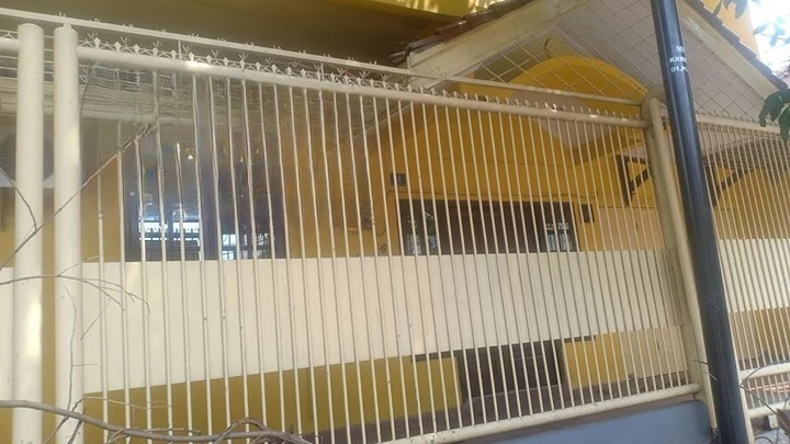 Dijual Rumah 2 Lantai Luas dan Nyaman Di Kawasan Kalongan Baru - Image 1