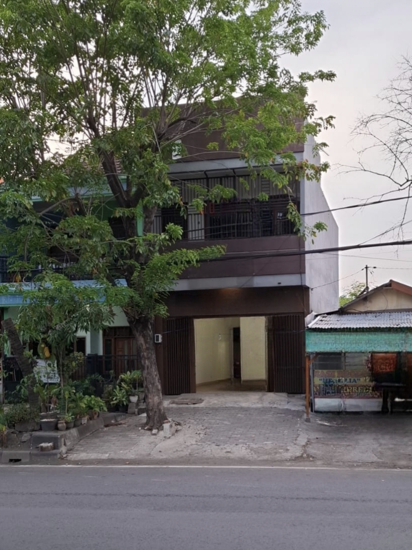 Disewakan Ruko Strategis di Raya Merr Surabaya Timur Lokasi Premium untuk Bisnis - Image 1