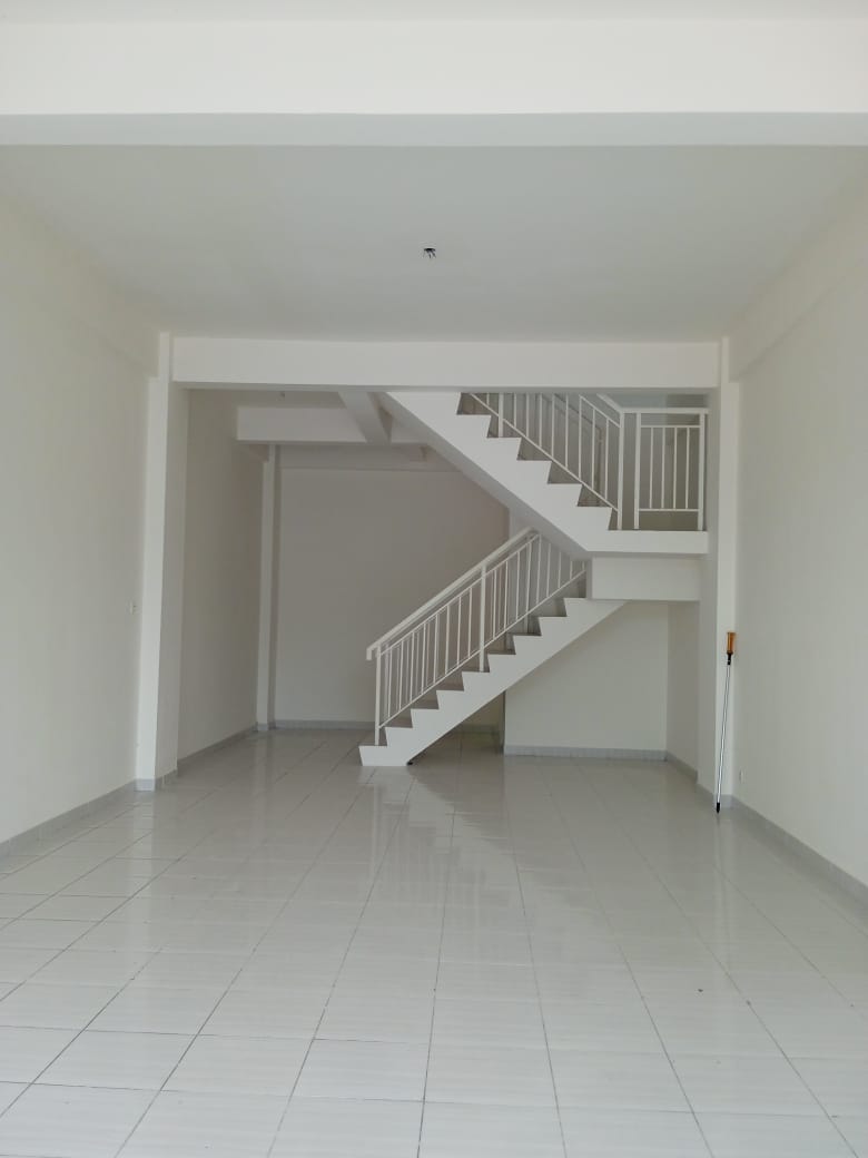 Disewakan Ruko Lokasi Strategis di CBD Surabaya Barat - Thumbnail 4