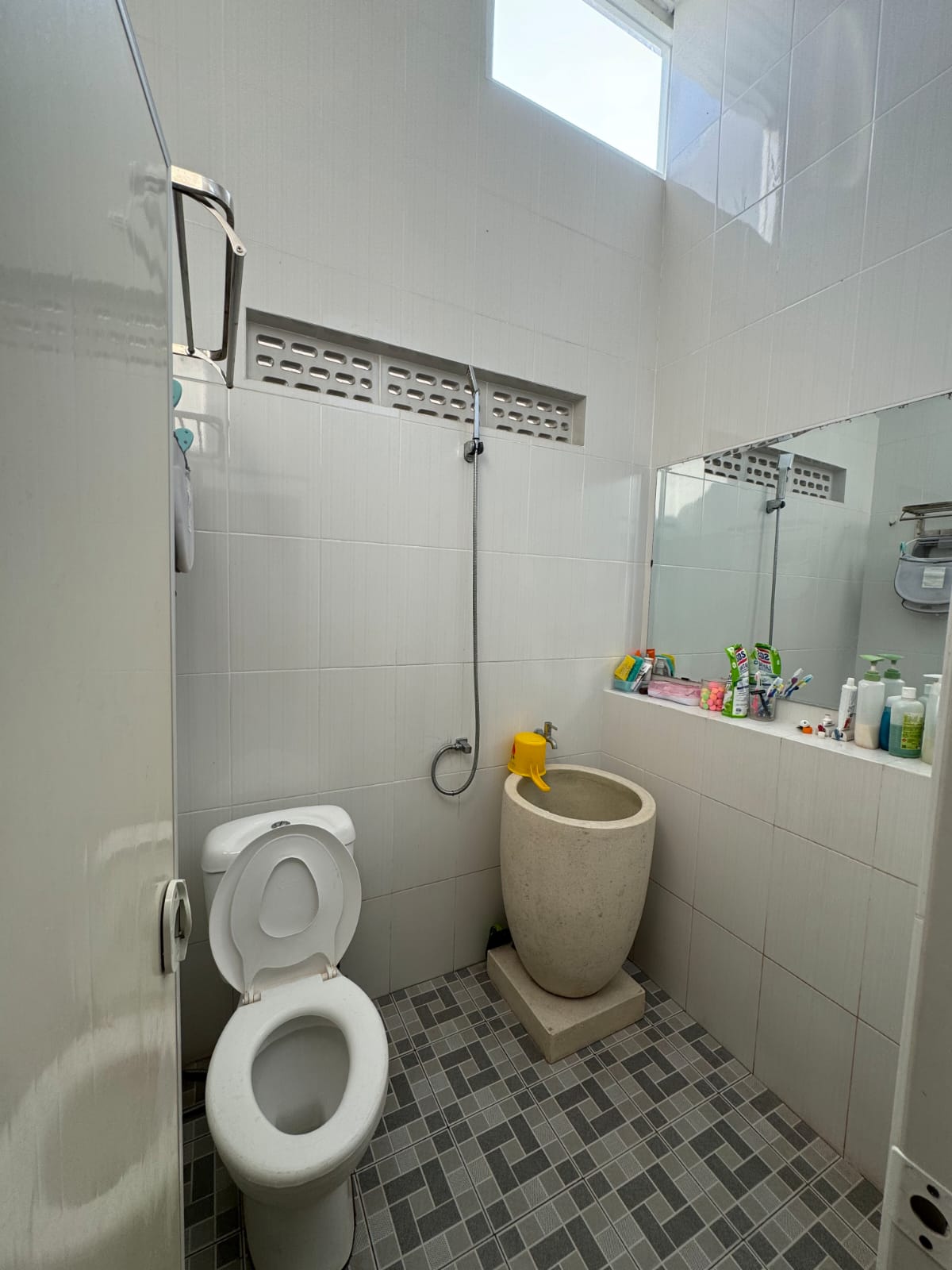 Dijual Rumah Nyaman di Bluru Permai Sidoarjo - Thumbnail 4