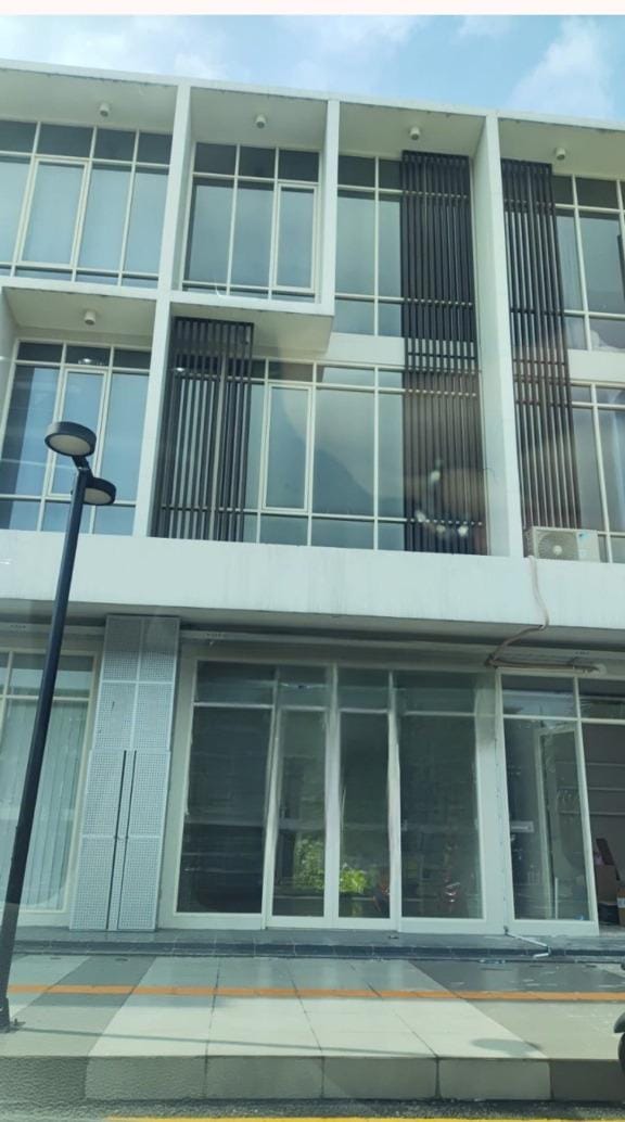 Dijual Ruko Komersial Strategis Northwest Boulevard, Citraland surabaya barat - Image 1