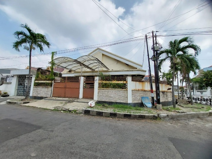 Dijual Rumah Lokasi Strategis di Sukomanunggal Jaya Surabaya Timur - Image 1