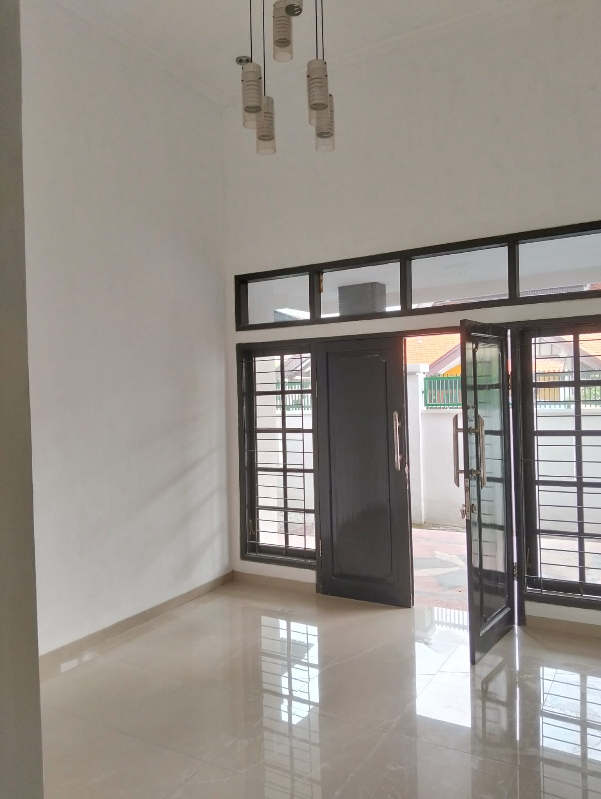 Dijual Rumah Lokasi Strategis di Rungkut Asri Surabaya Timur - Thumbnail 2