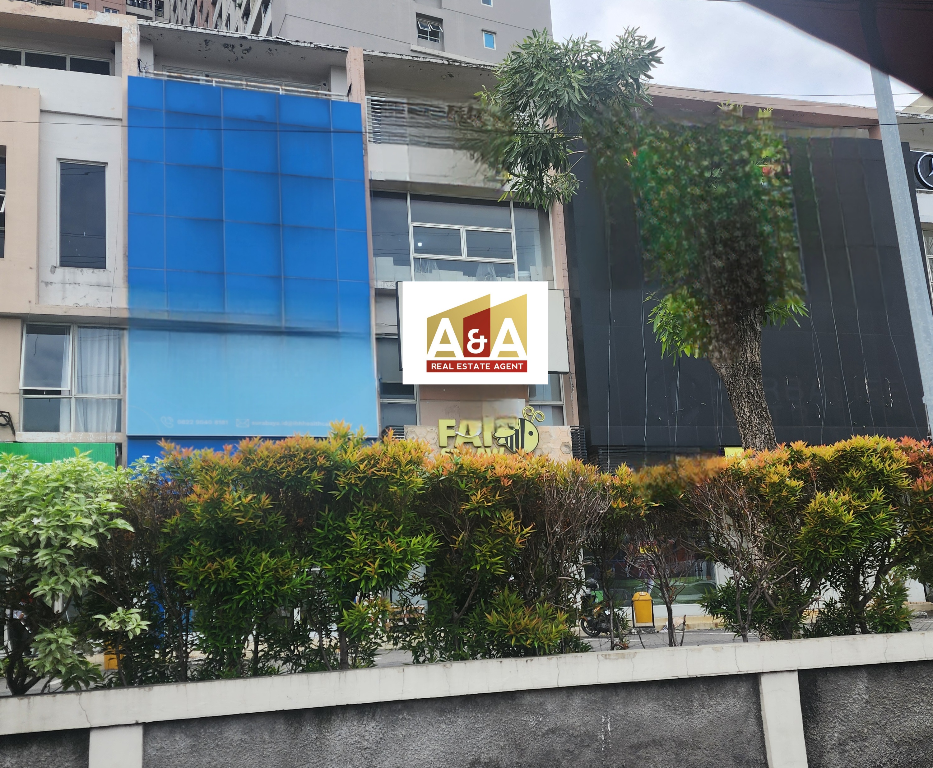 Disewakan Ruko Hadap Jalan Raya Puncak Bukit Golf Surabaya Barat - Image 1