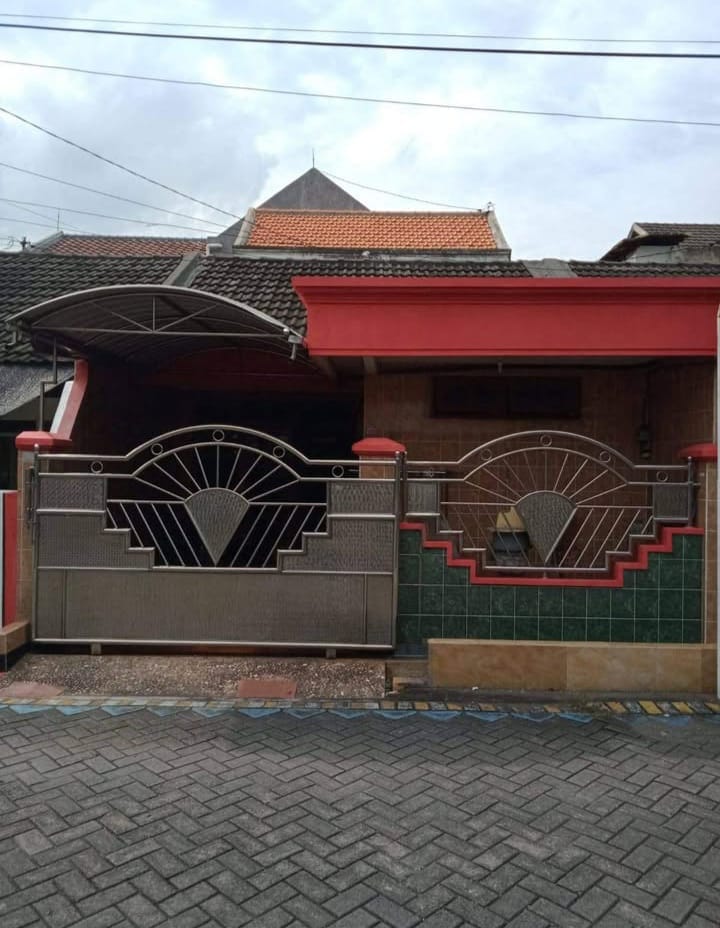 Dijual Rumah Strategis Perumahan Gunungsari Indah Surabaya Selatan - Image 1