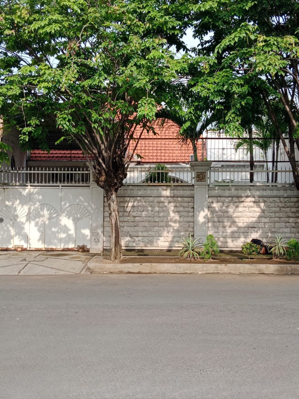 Dijual Rumah Nyaman Strategis di Johor Perak Surabaya Utara Bernilai Investasi - Image 1