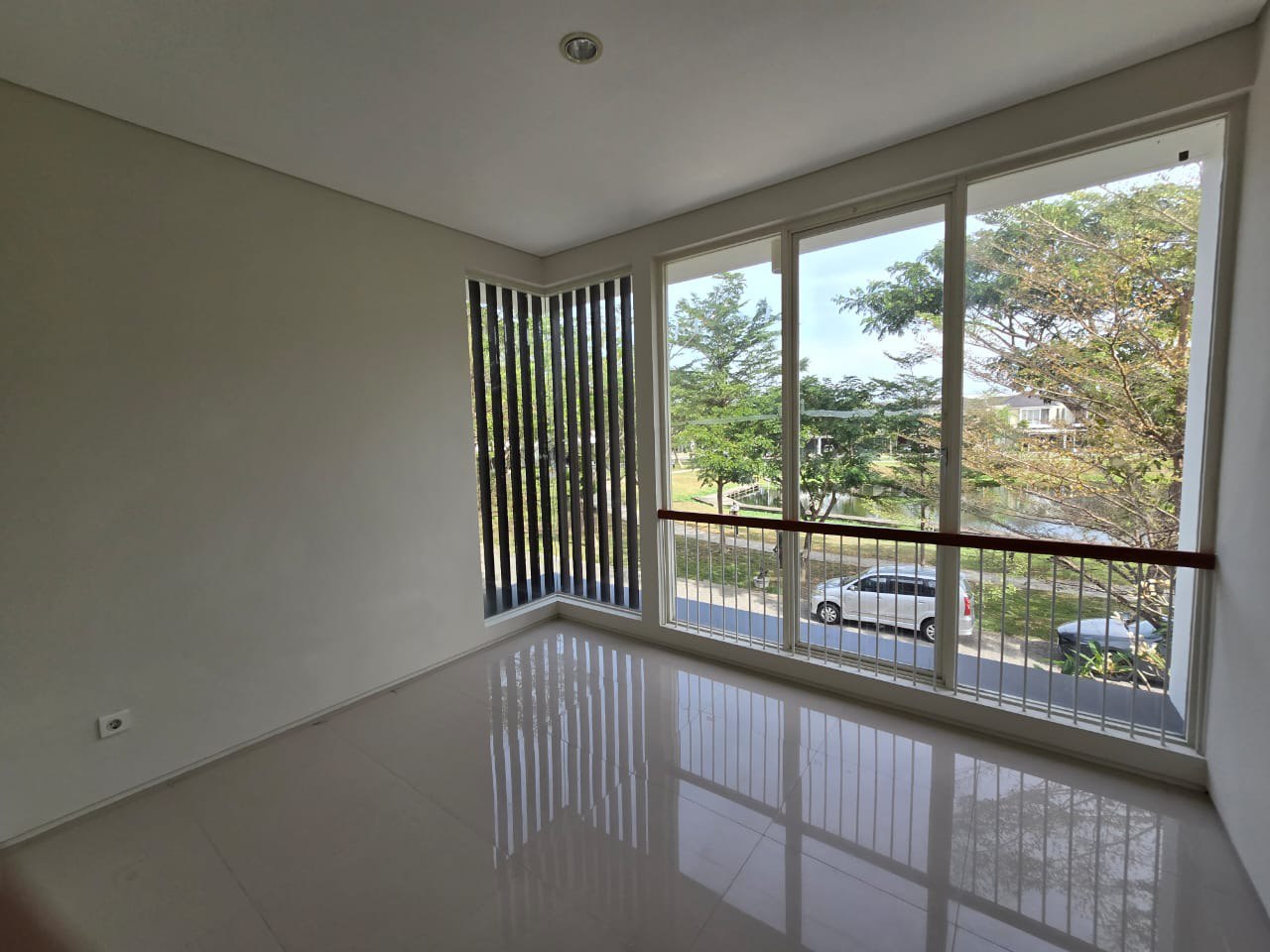 Dijual Rumah Cantik Northwest Park Citraland Utara Surabaya Barat - Thumbnail 2