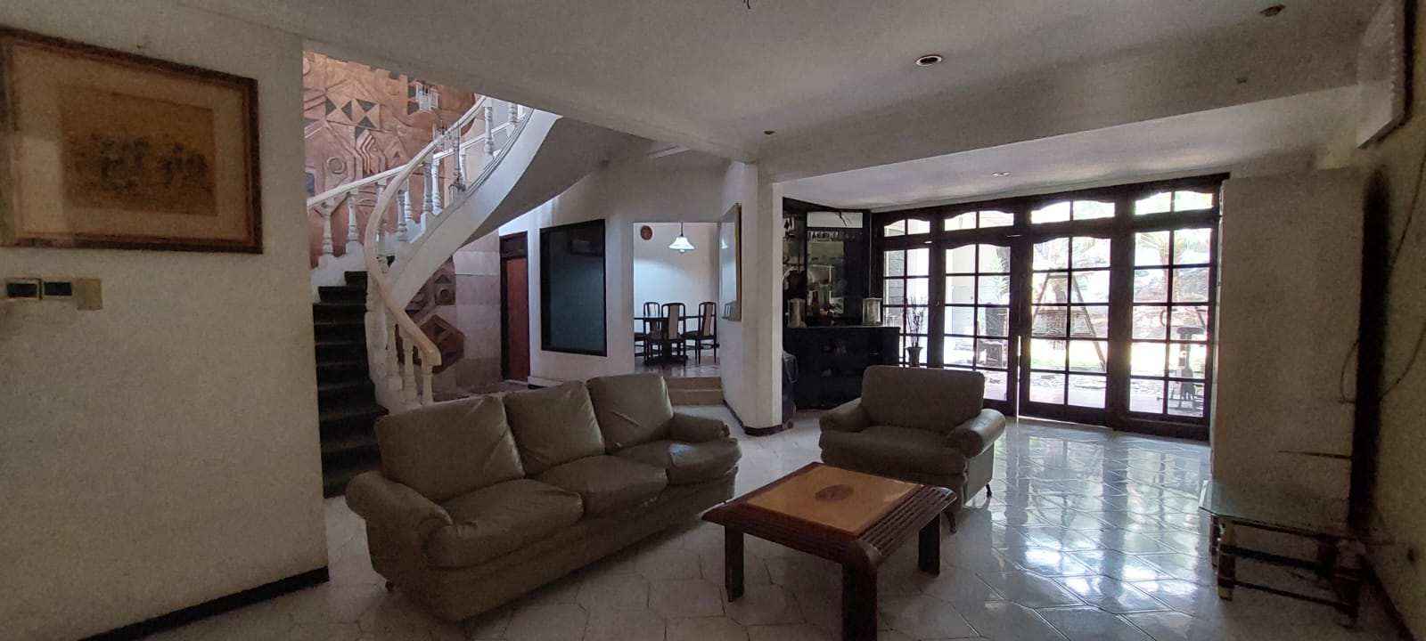 Dijual/sewakan Murah Rumah Kupang Indah Surabaya Barat - Image 1