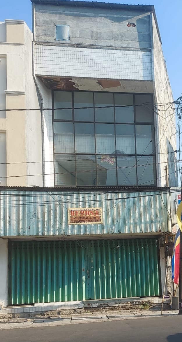 Disewakan Murah Ruko Pusat Kota Area Strategis Jalan Waspada Surabaya Pusat - Image 1