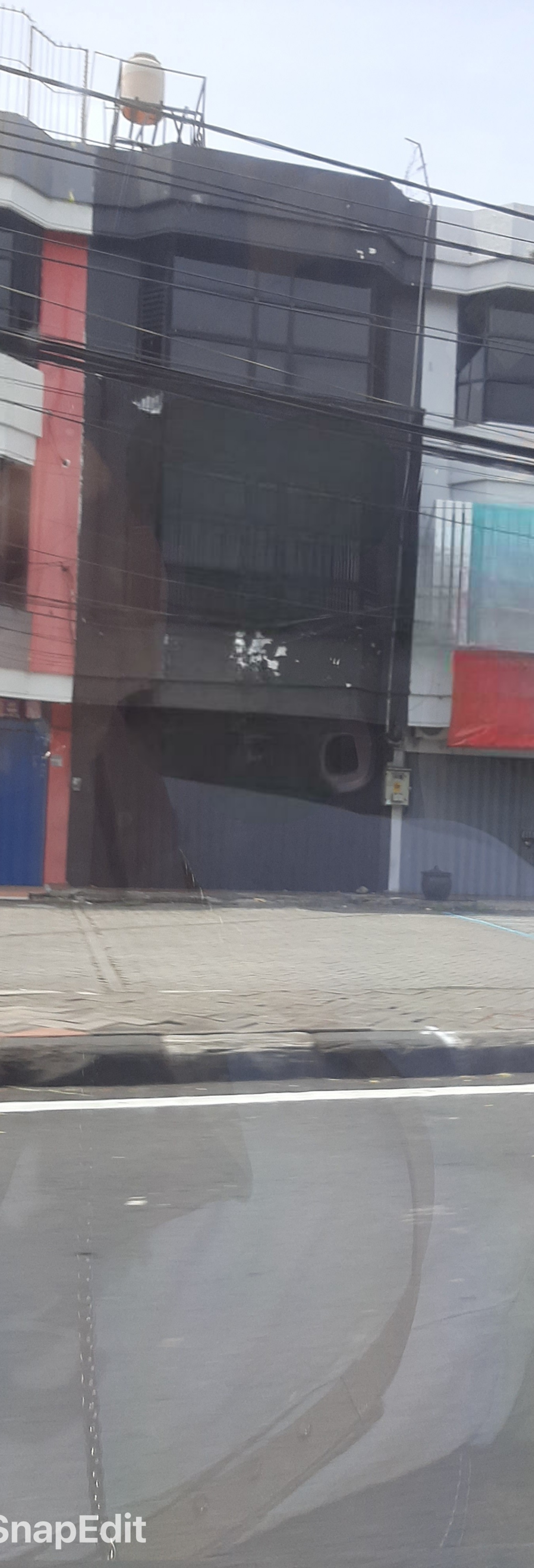 Disewakan Ruko Strategis Hadap Jalan Raya Kompleks Ruko Taman Pondok Indah Wiyung Surabaya Barat - Image 1