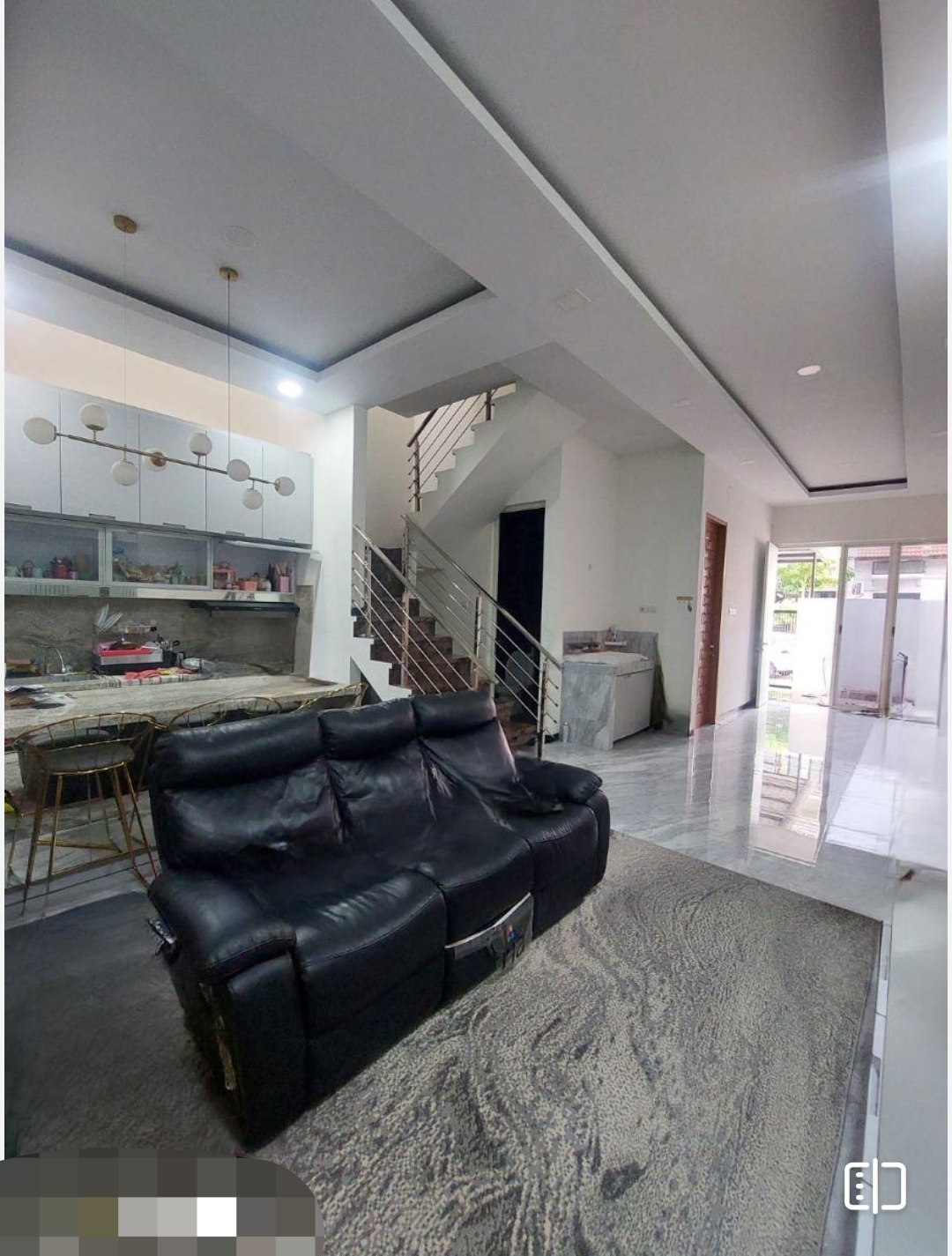 Dijual Rumah Modern dan Elegan di Mulyosari Prima Utara Surabaya - Image 1