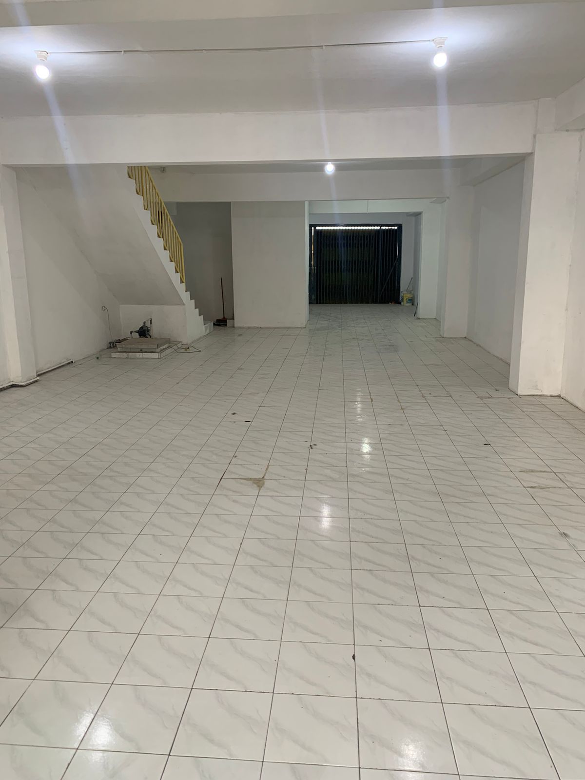 Disewakan Ruko Lokasi Strategis Kalianyar Raya Surabaya - Thumbnail 3