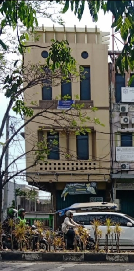 Dijual/Disewakan Ruko 3 Lantai di Surabaya Timur - Image 1