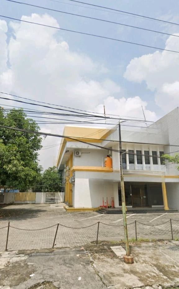 Disewakan Tempat Usaha Parkir Luas di Raya Margorejo Surabaya Selatan - Image 1