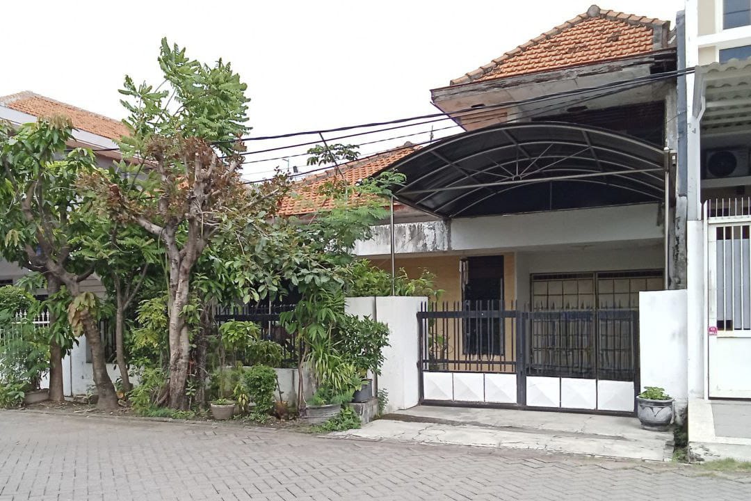 Dijual Cepat Rumah Lokasi Strategis di Manyar Tirtomoyo Surabaya Timur - Image 1
