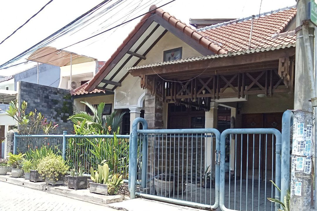 Dijual Rumah Lingkungan Nyaman di Semolowaru Surabaya Timur - Image 1