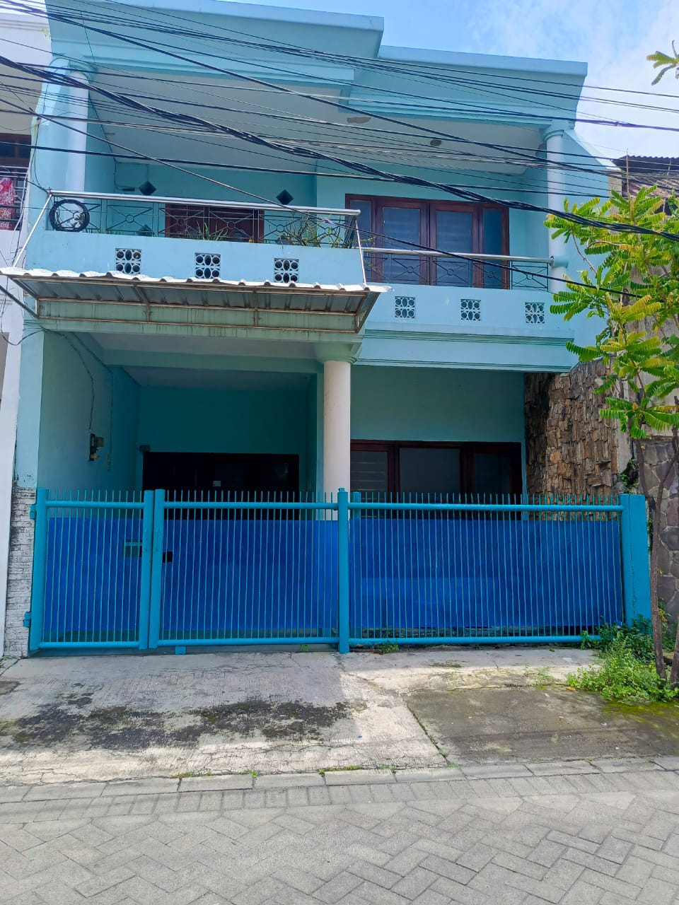 Disewakan Rumah Nyaman dan Bebas Ribet di Dukuh Kupang Surabaya Barat - Image 1