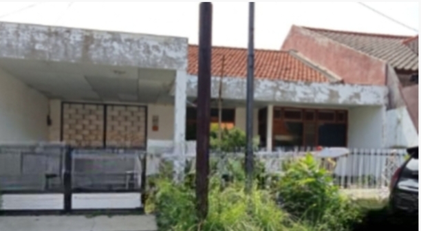Rumah dengan Akses Mudah di Jual dengan Harga Menarik di Gayungsari - Image 1