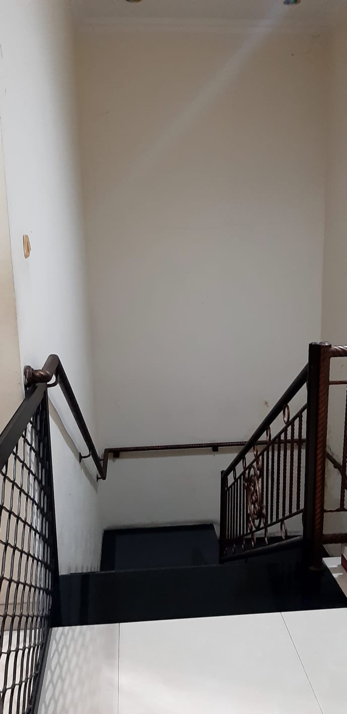 Dijual Rumah Eksklusif di Vila Taman Telaga 2 Citraland Surabaya - Thumbnail 4