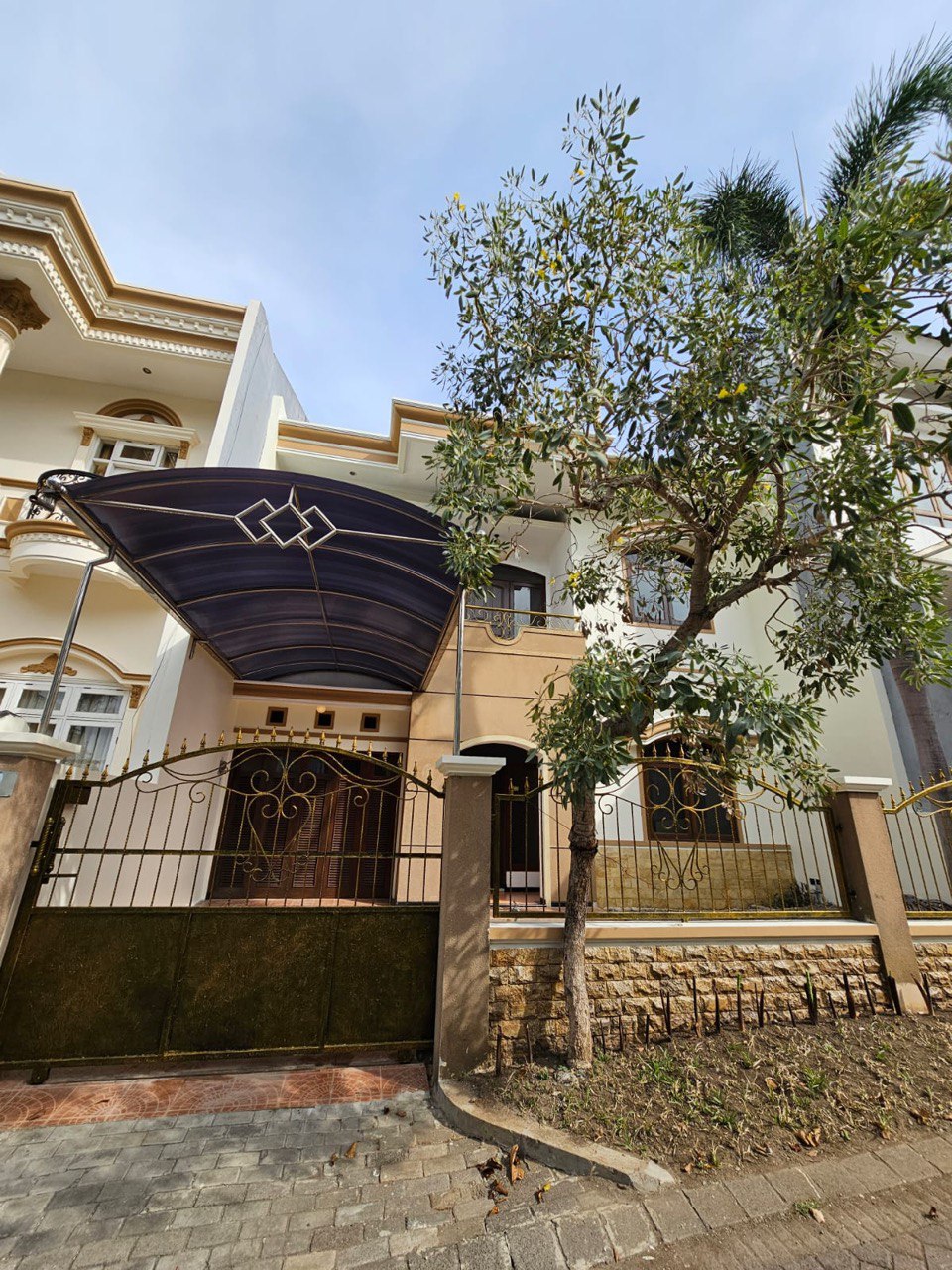 Dijual Rumah Siap Huni Model Mediterania di Puri Widya Kencana Citraland Surabaya Barat - Image 1