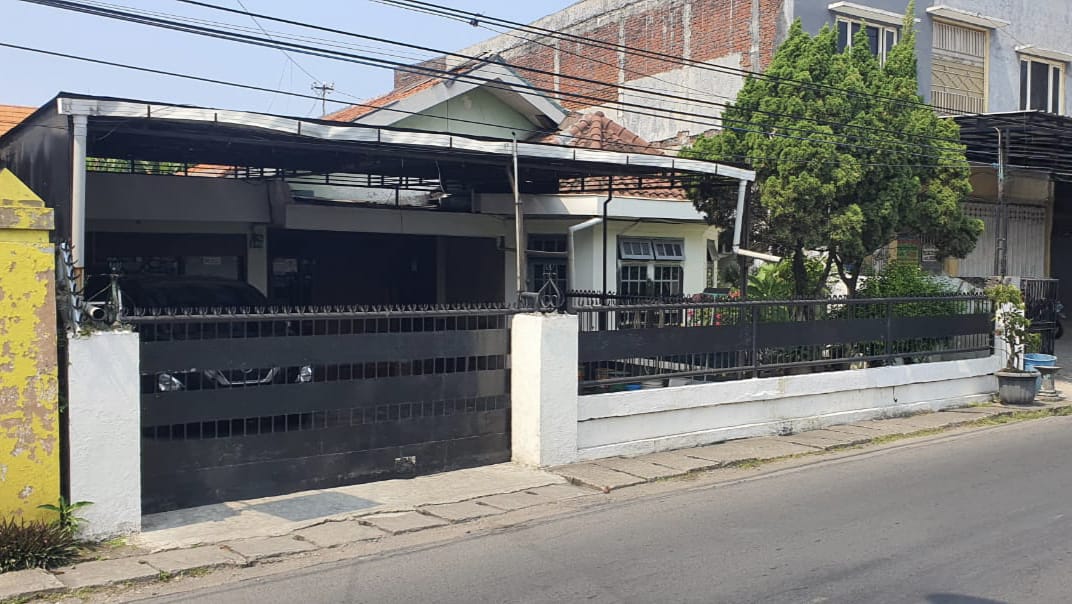 Dijual Cepat Rumah Nyaman dan Siap Huni di Jambangan Surabaya Selatan - Image 1