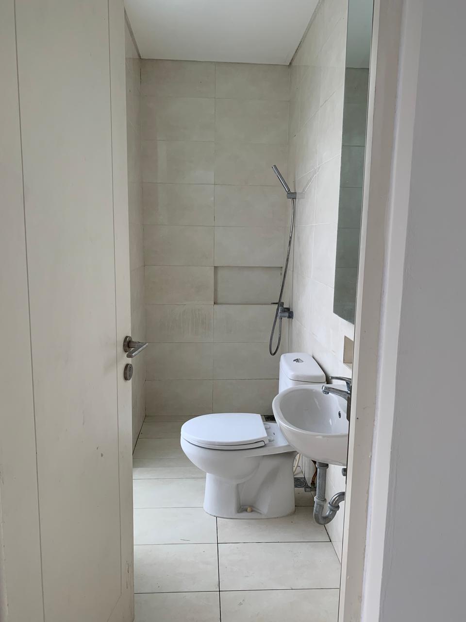 Rumah Dijual Atau Sewa di Grand Pakuwon Adelaide Surabaya Barat - Thumbnail 4