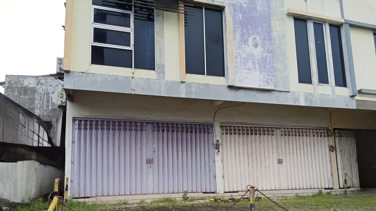 Dijual 2 Ruko Lokasi Strategis Raya Kuwukan Surabaya Barat - Image 1