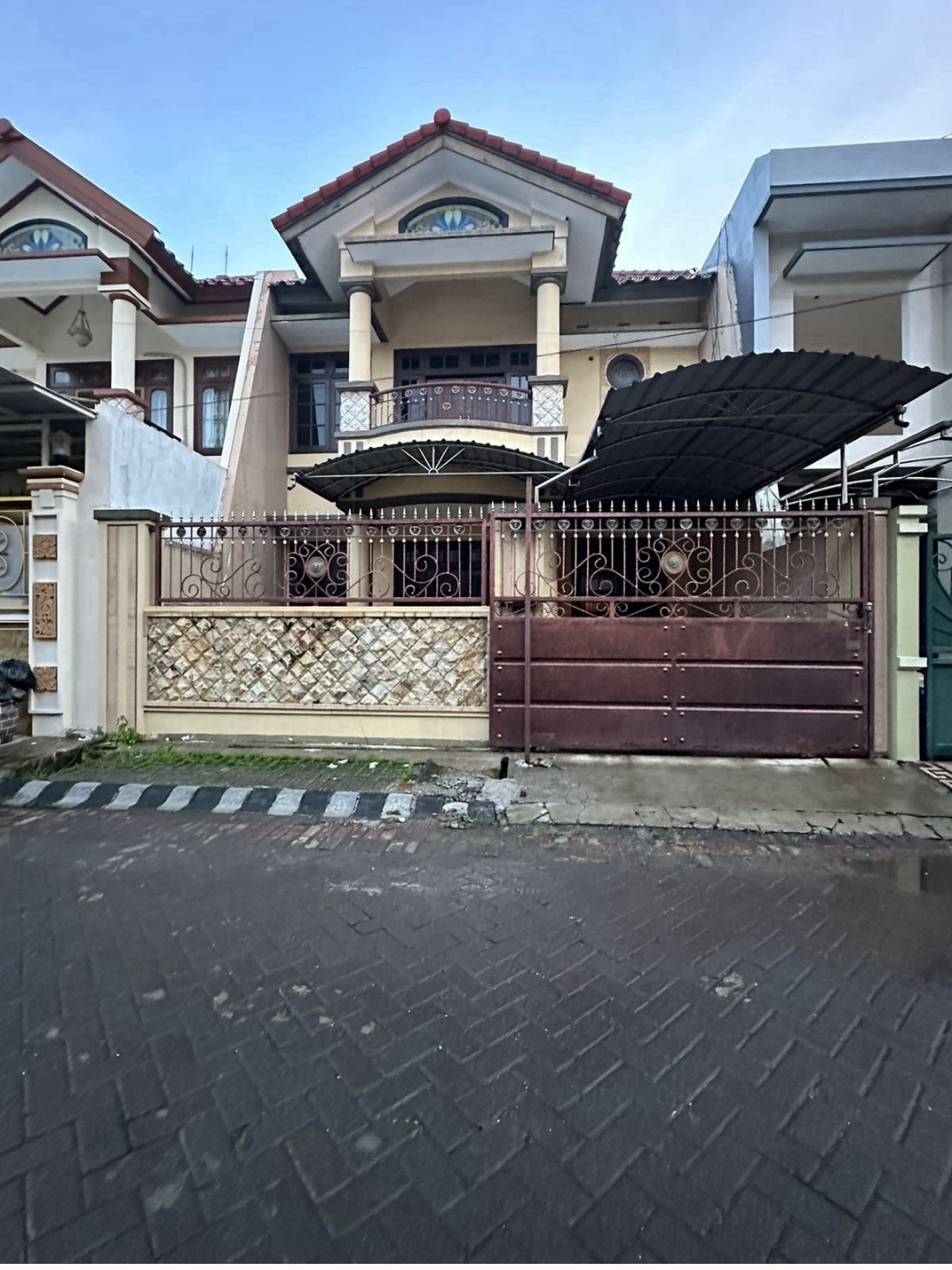 Dijual Rumah Murah Lokasi Strategis di Dharmahusada Mas Surabaya Timur - Image 1