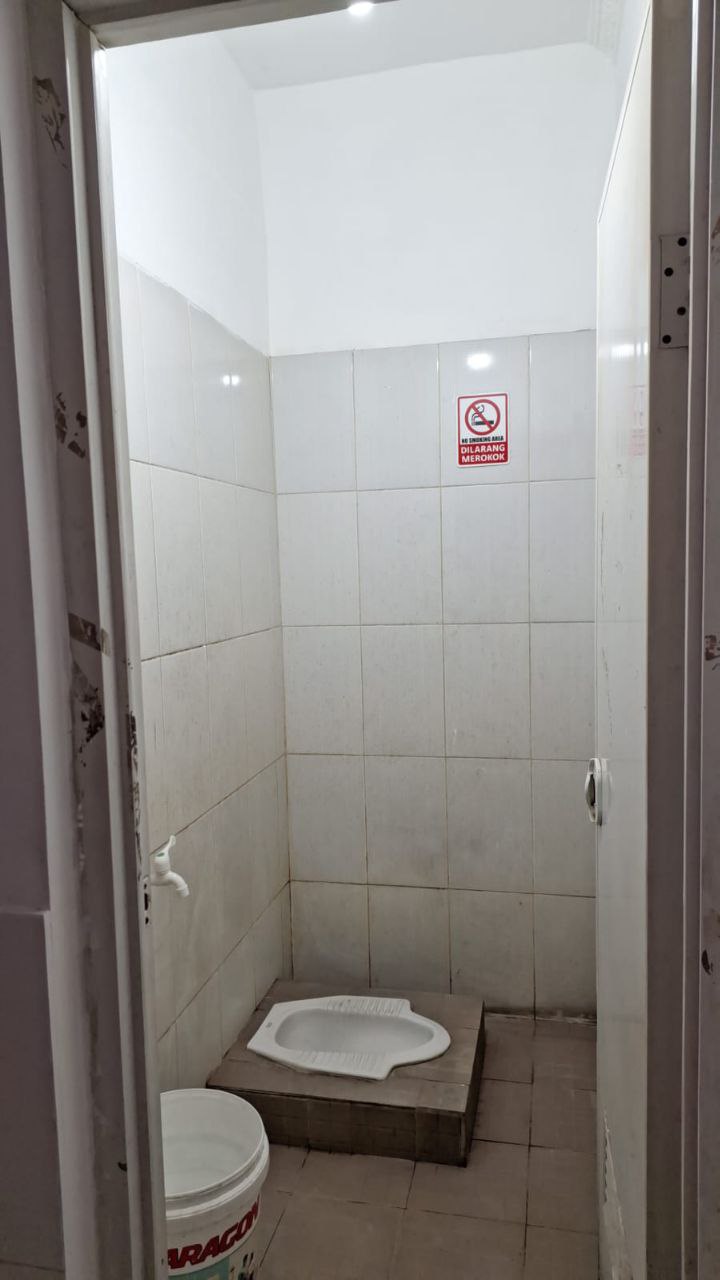 Disewakan Rumah Cocok Untuk Usaha Nol Jalan Raya di Jalan Kartini Surabaya Pusat - Thumbnail 4