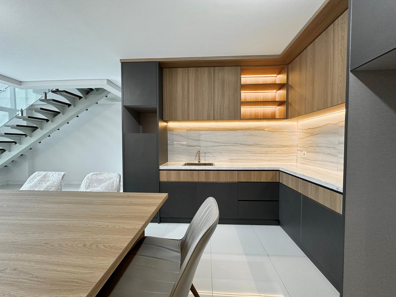 Dijual/Disewakan Apartemen Modern dan Mewah di SkyLoft Soho Surabaya Barat - Thumbnail 2