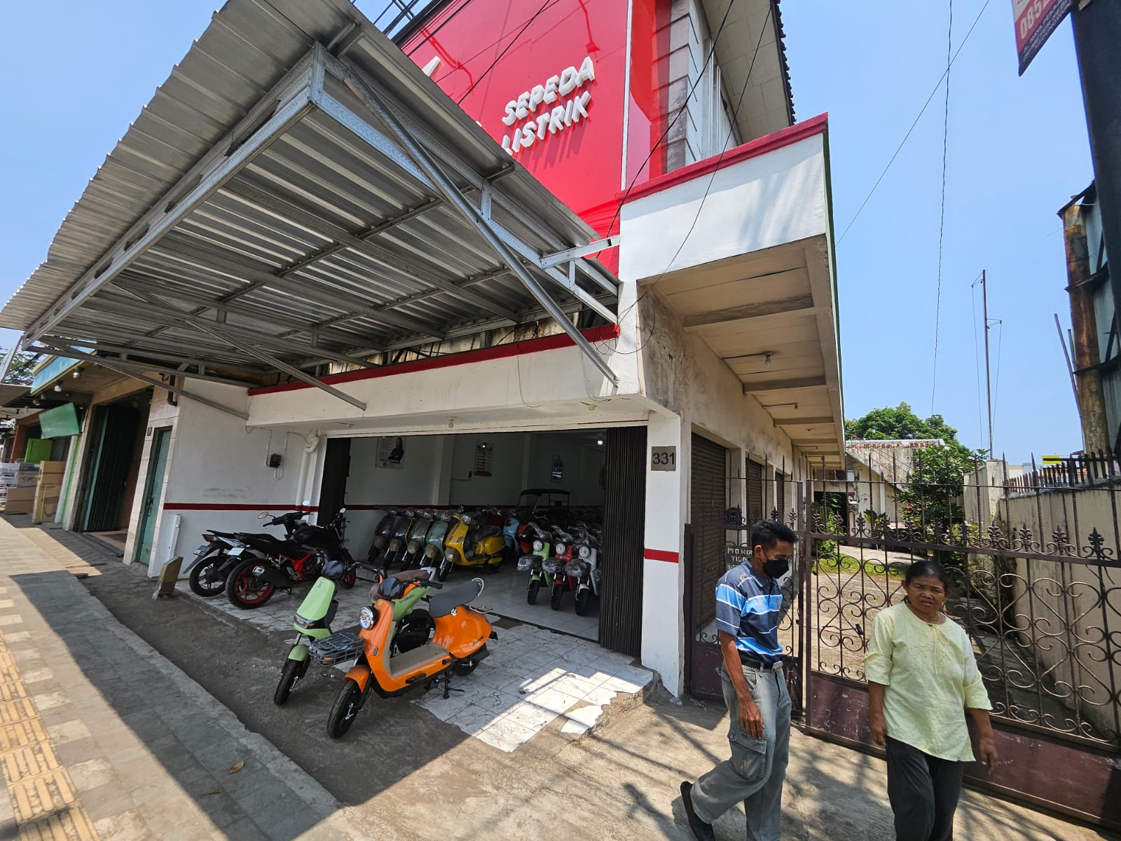 Dijual Toko dan Rumah Lokasi Strategis di Jenderal Sudirman Batang - Image 1