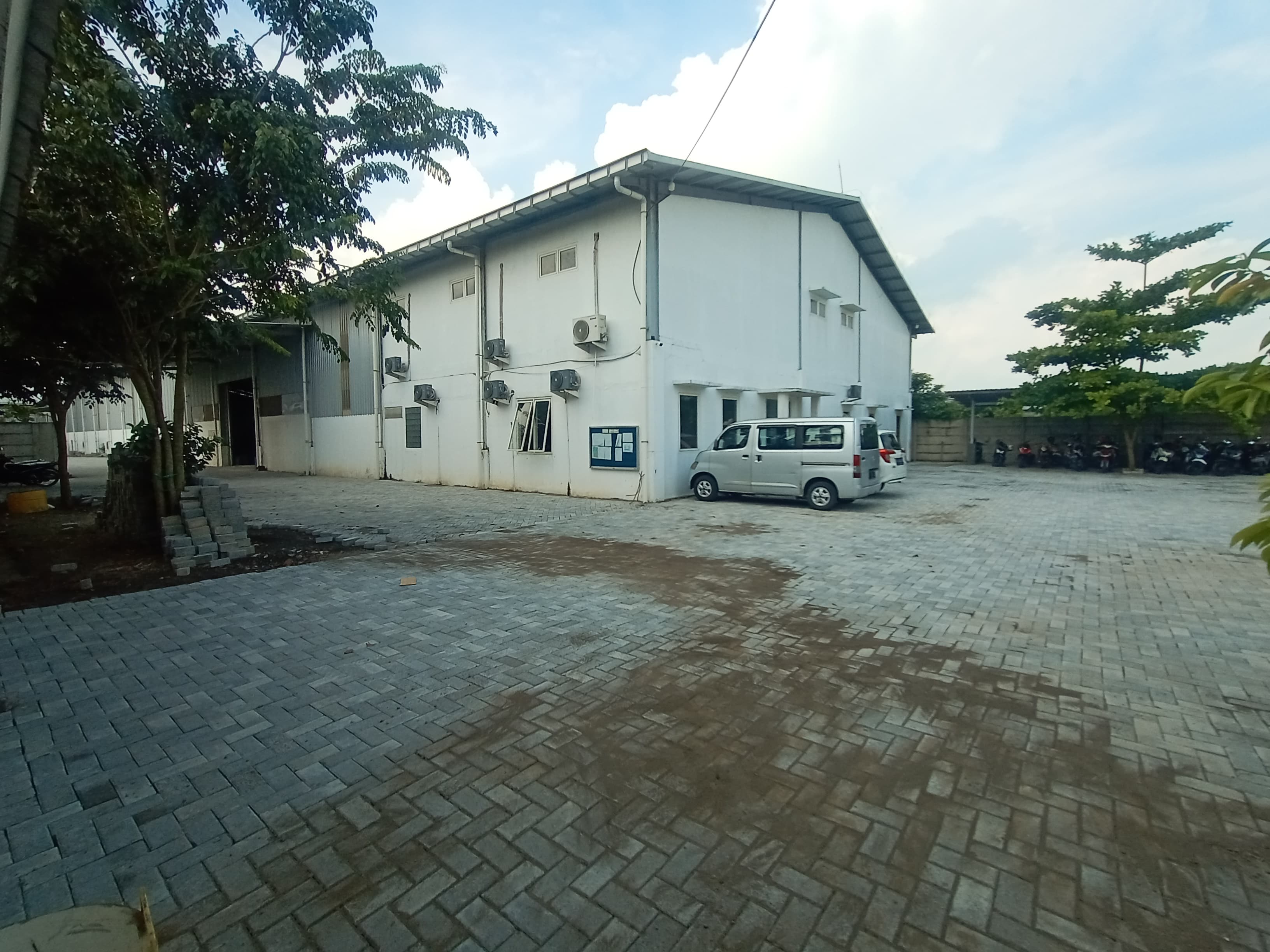 Dijual Pabrik Furniture di Gresik Raya Ngasin Balongpanggang - Image 1