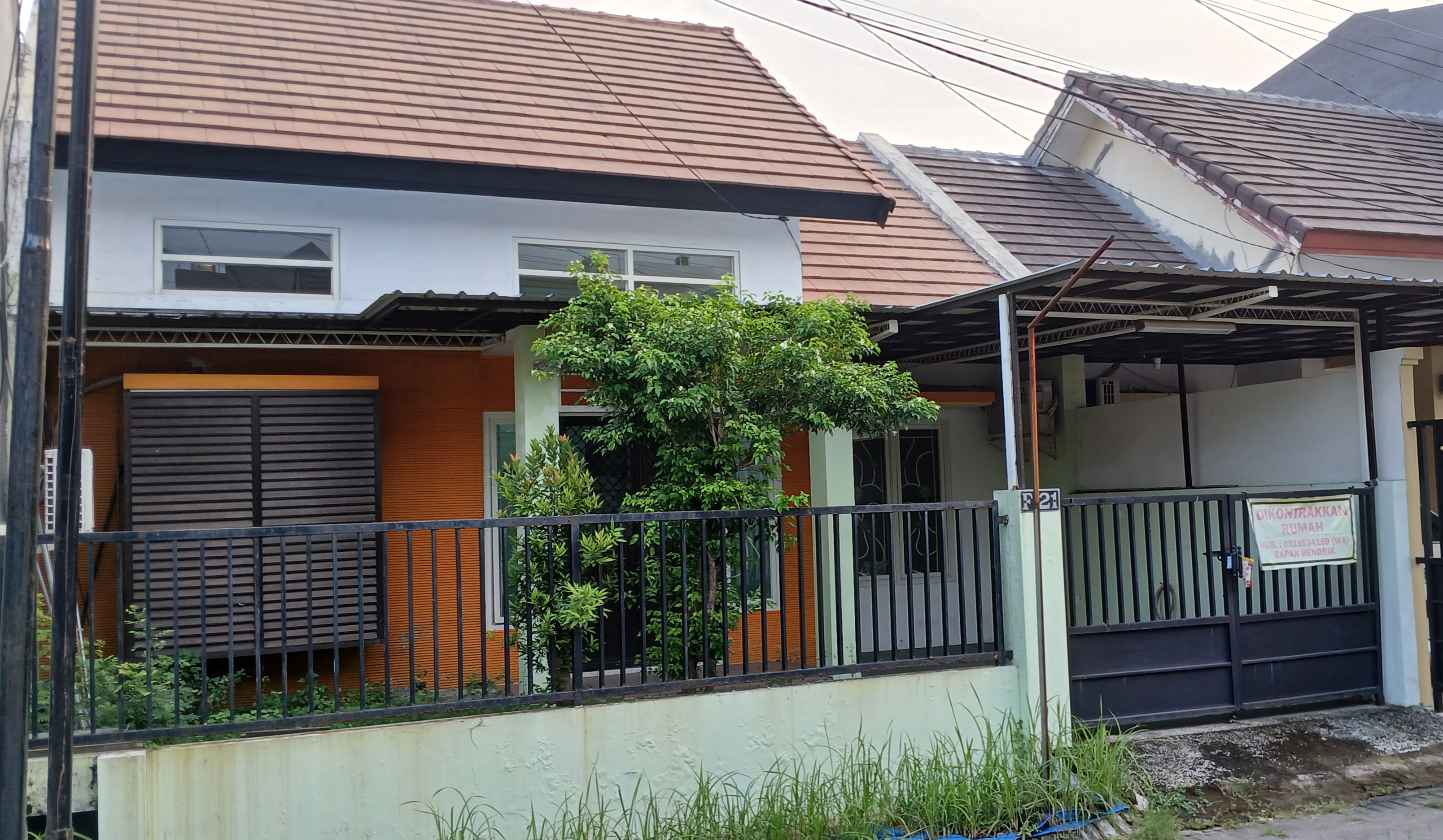 Disewakan Rumah Nyaman & Strategis Surabaya Barat - Image 1