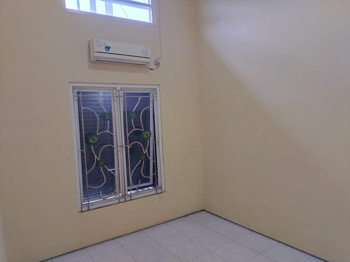 Disewakan Rumah Nyaman & Strategis Surabaya Barat - Thumbnail 3