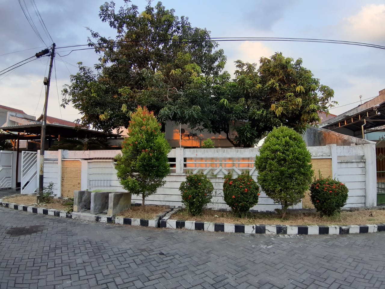 Jual rumah Kupang Indah Surabaya Barat - Image 1