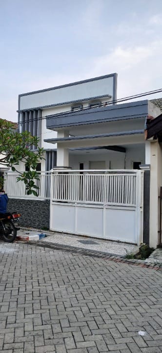 Dijual Rumah Nyaman di Babatan Mukti Surabaya Barat Dekat Fasilitas Umum - Image 1