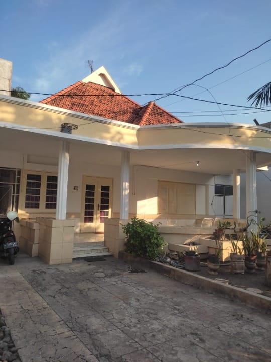 Disewakan Rumah di Teuku Umar Surabaya Pusat Cocok untuk Usaha - Image 1
