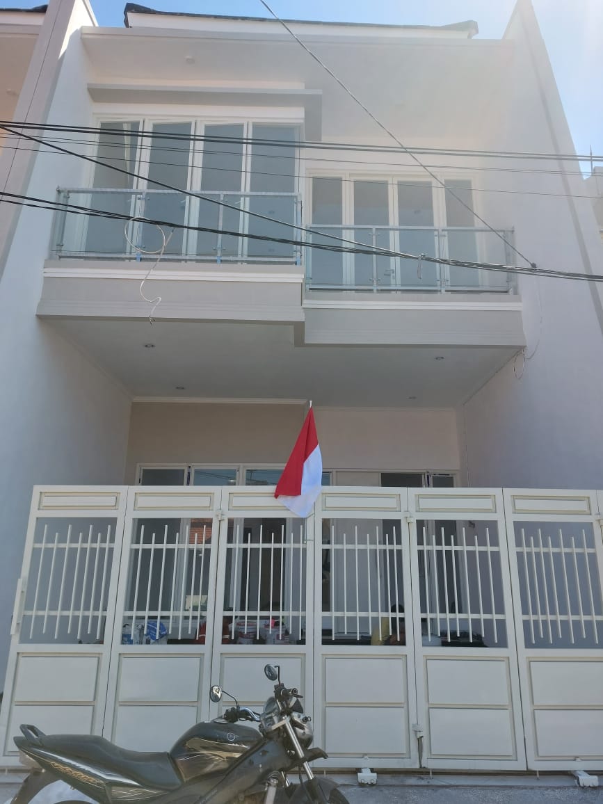 Dijual Rumah Baru dan Modern di Mulyosari Utara Surabaya Timur - Image 1