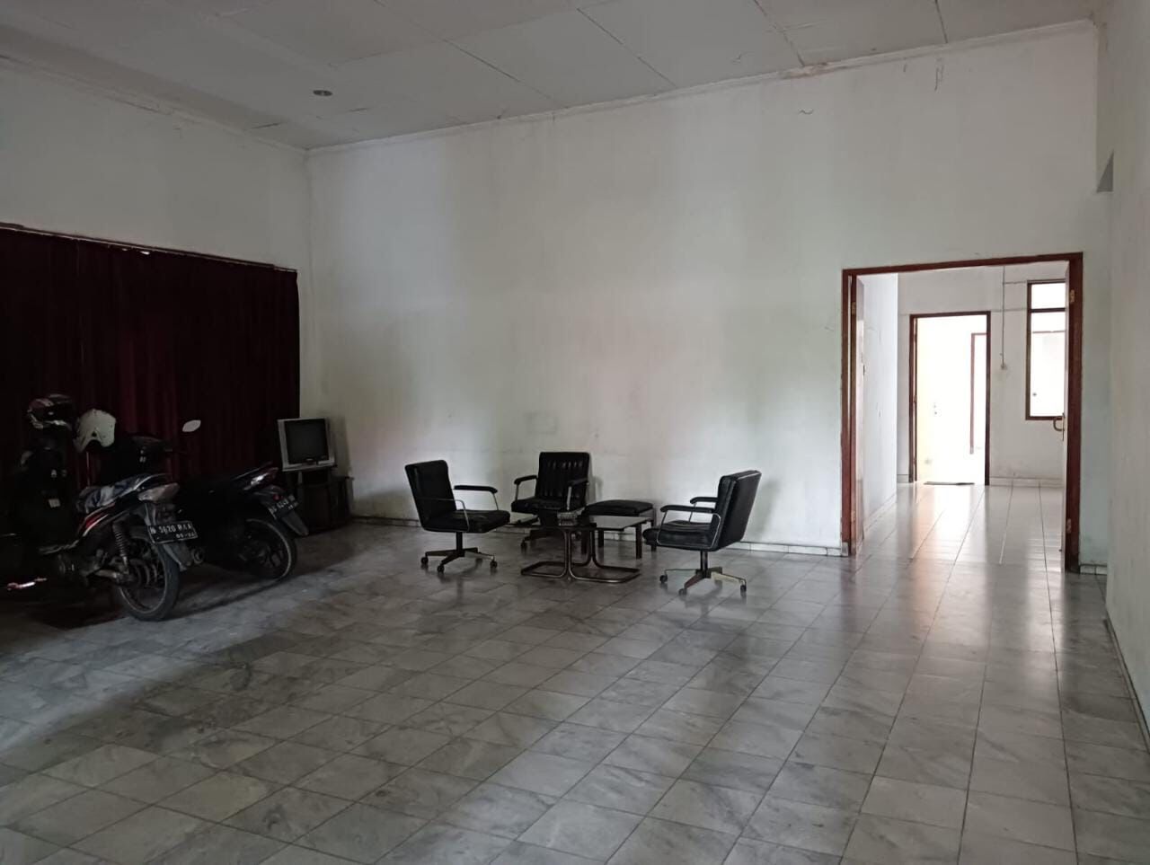 Disewakan Rumah Komersial Lokasi Strategis di Raya Tenggilis Surabaya Timur - Thumbnail 3