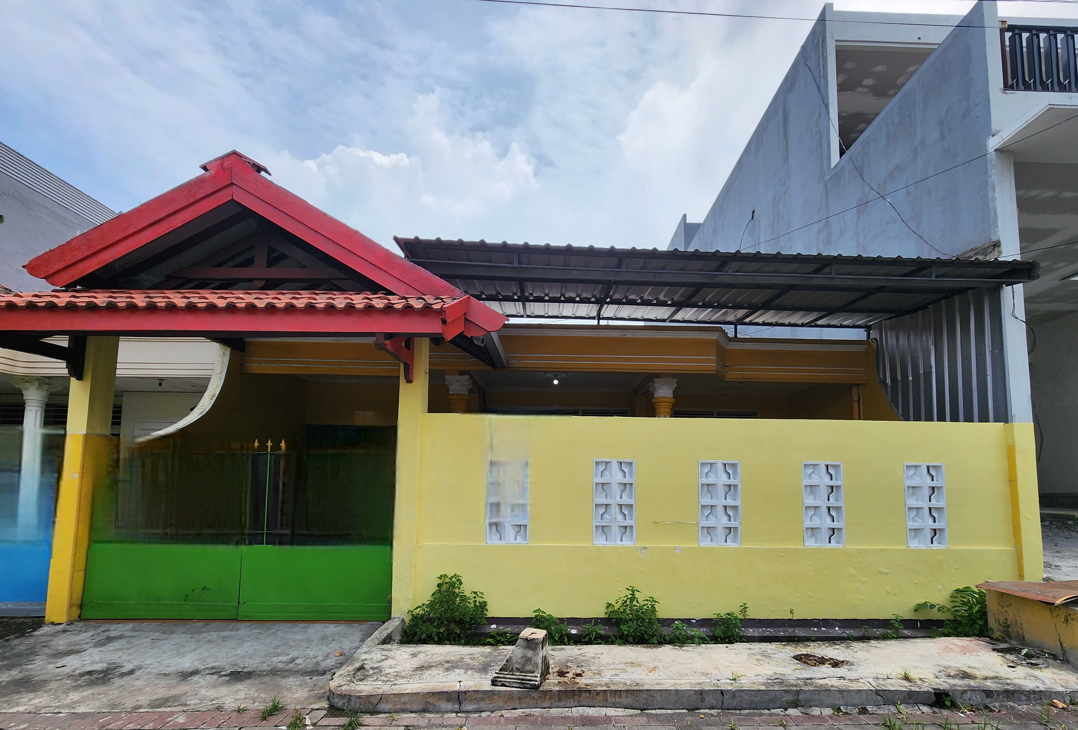 Dijual Cepat Harga Murah Rumah Darmo Harapan Surabaya Barat Dekat Margomulyo - Image 1