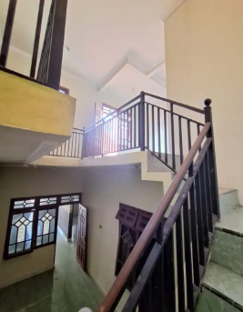 Dijual Rumah 2 Lantai Lokasi Strategis di Jalan Balikpapan, GKB, Gresik - Thumbnail 3