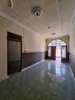 Dijual Rumah 2 Lantai Lokasi Strategis di Jalan Balikpapan, GKB, Gresik - Thumbnail 4